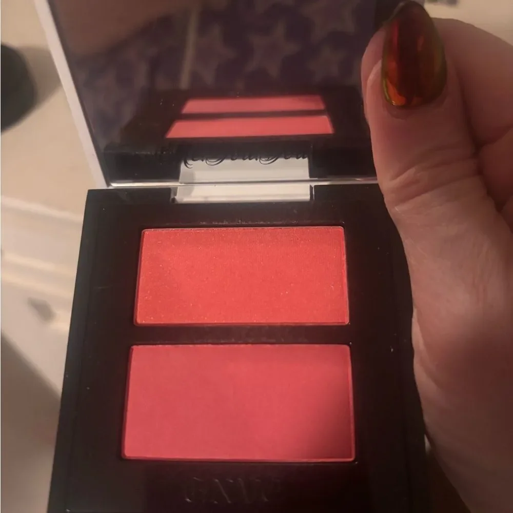 GXVE Gold Embossed Duo Blush compact